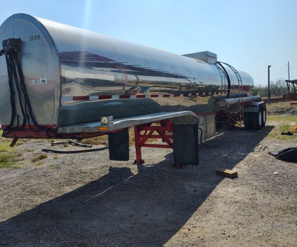 1985 BAR-BEL 4,500 GALLON FOOD-GRADE STAINLESS STEEL 006