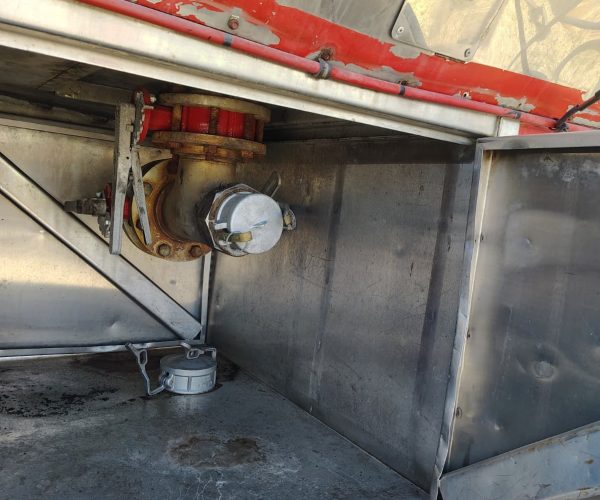 1985 BAR-BEL 4,500 GALLON FOOD-GRADE STAINLESS STEEL 014