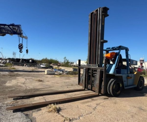 1985 CATERPILLAR VR300 FORKLIFT ALL TERRAIN 001