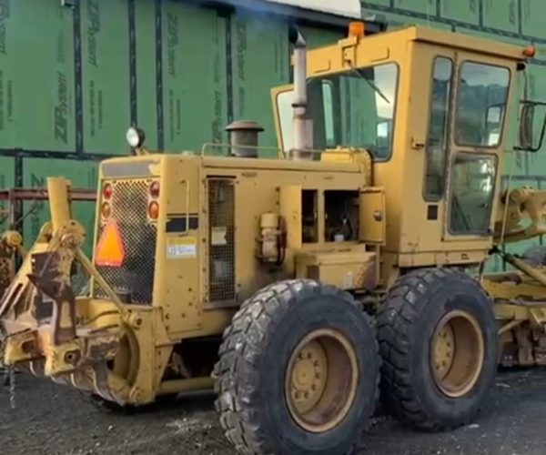 1989 CATERPILLAR MOTOR GRADER 140G ENCLOSED CAB WITH REAR RIPPER NUEVAS 006