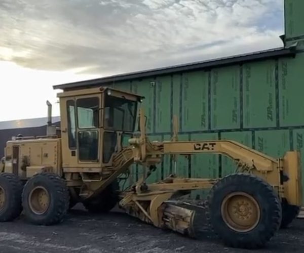 1989 CATERPILLAR MOTOR GRADER 140G ENCLOSED CAB WITH REAR RIPPER NUEVAS 008