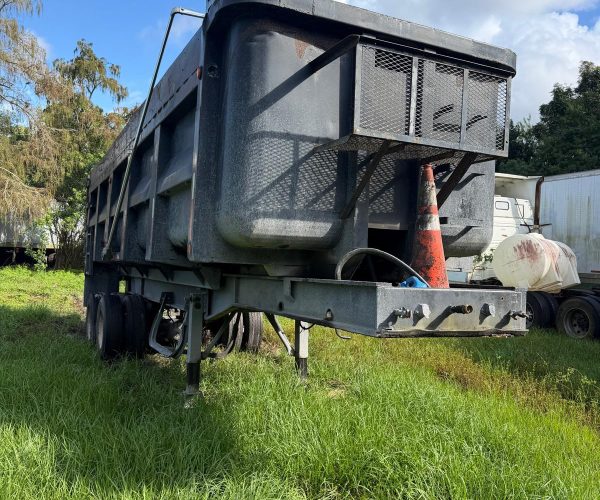 1989 DORSEY DEMONSTRATION STEEL TRAILER 26X28 001