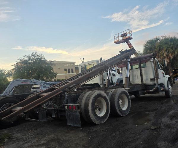 1990 INTERNATIONAL DT466 ROLL OFF 24FT W TARP 003