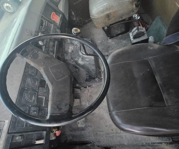 1990 INTERNATIONAL DT466 ROLL OFF 24FT W TARP 007