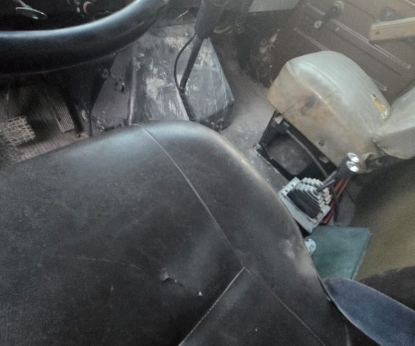 1990 INTERNATIONAL DT466 ROLL OFF 24FT W TARP 008