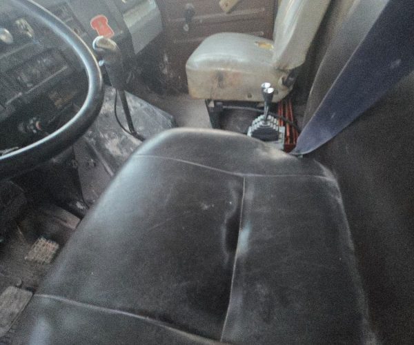 1990 INTERNATIONAL DT466 ROLL OFF 24FT W TARP 009