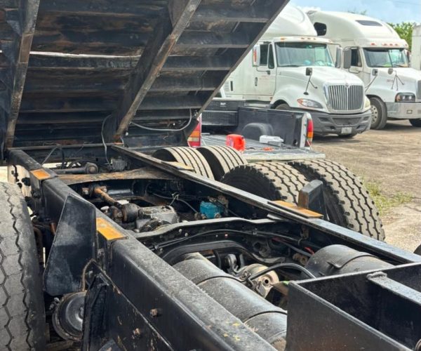 1990 MACK RD DUMP TRI-AXLE 004