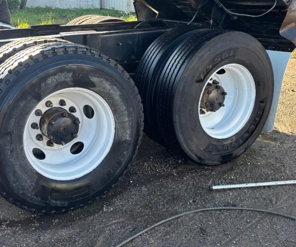 1990 MACK RD DUMP TRI-AXLE 007