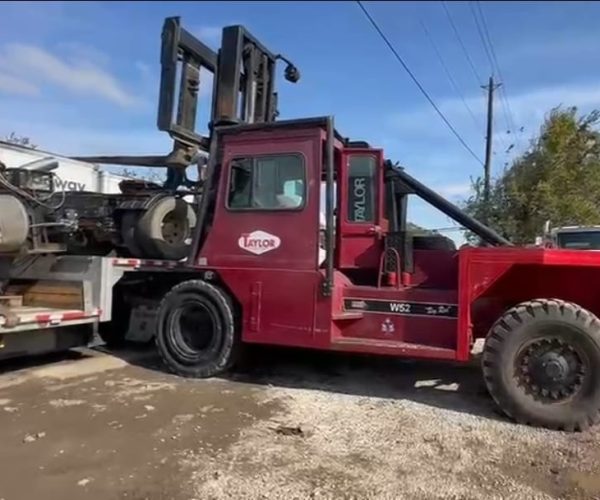 1990 TAYLOR FORKLIFT W52 CAPACITY 52,000 LBS 25 TON 001