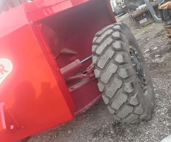 1990 TAYLOR FORKLIFT W52 CAPACITY 52,000 LBS 25 TON 007