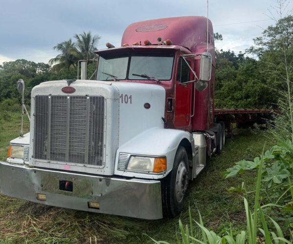 1991 PETERBILT SLEEPER TRUCK TRACTOR WITH 45 1983 FT FLATBED 001