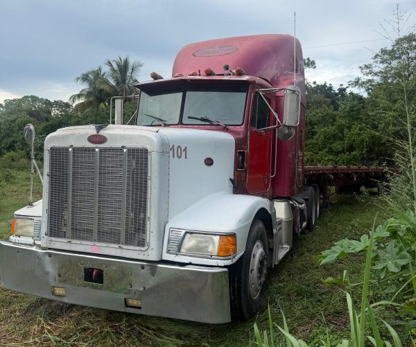 1991 PETERBILT SLEEPER TRUCK TRACTOR WITH 45 1983 FT FLATBED 002