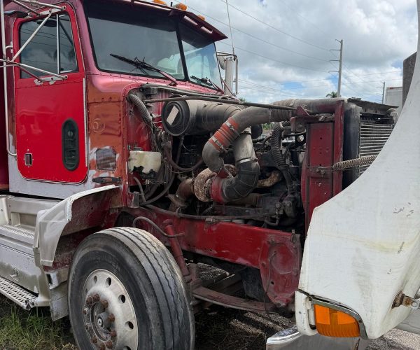 1991 PETERBILT SLEEPER TRUCK TRACTOR WITH 45 1983 FT FLATBED 008