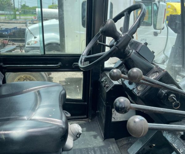1994 HYSTER H360XL HEAVY-DUTY EMPTY CONTAINER HANDLER 010