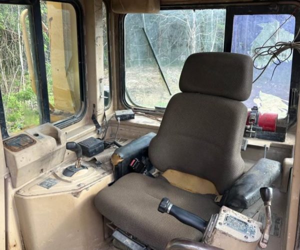 1995 CATERPILLAR D7H DOZER ENCLOSED CAB 007