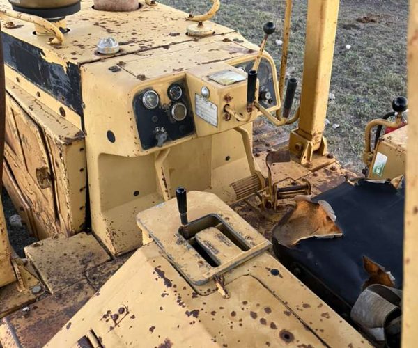 1996 CATERPILLAR D6D DOZER OPEN CAB 010