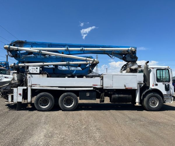 1996 PUTZMEISTER CONCRETE PUMP 31 METERS MOUNTED ON A 1998 MACK MR 004