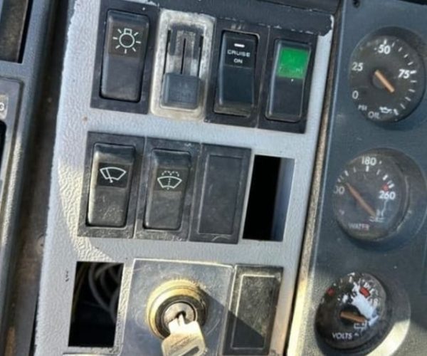 1997-FREIGHTLINER-FL80-CRANE-TELESCOPIC-BOOM-011
