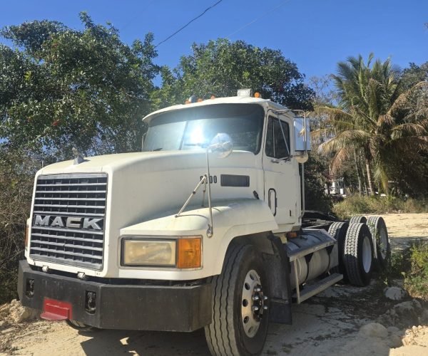1997 MACK CH 613 DAY CAB TANDEM WITH WET LINE KIT RECENTLY REBUILT ENGINE MACK E7 CH 613 ENGINE RECENTLY REBUILT 001