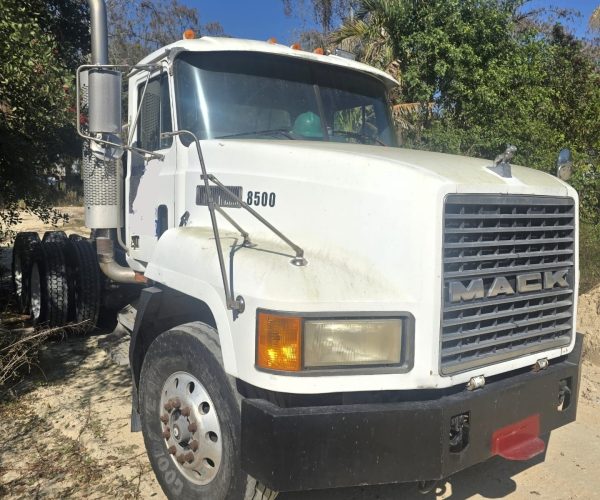 1997 MACK CH 613 DAY CAB TANDEM WITH WET LINE KIT RECENTLY REBUILT ENGINE MACK E7 CH 613 ENGINE RECENTLY REBUILT 002