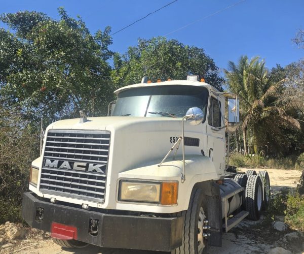 1997 MACK CH 613 DAY CAB TANDEM WITH WET LINE KIT RECENTLY REBUILT ENGINE MACK E7 CH 613 ENGINE RECENTLY REBUILT 003