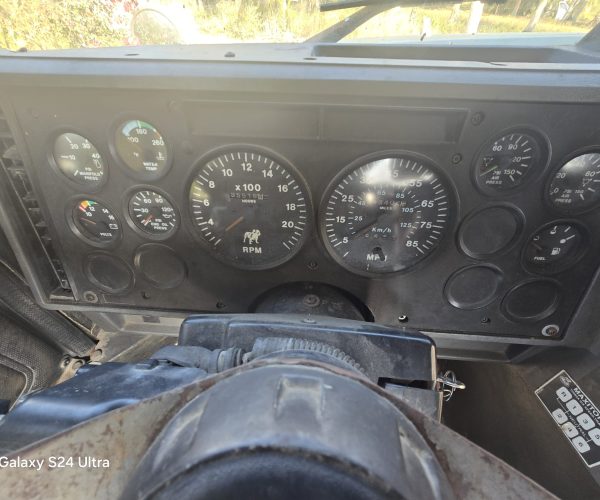 1997 MACK CH 613 DAY CAB TANDEM WITH WET LINE KIT RECENTLY REBUILT ENGINE MACK E7 CH 613 ENGINE RECENTLY REBUILT 007