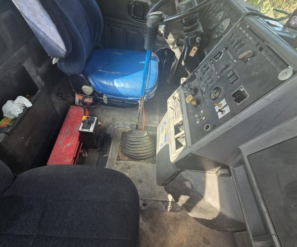 1997 MACK CH 613 DAY CAB TANDEM WITH WET LINE KIT RECENTLY REBUILT ENGINE MACK E7 CH 613 ENGINE RECENTLY REBUILT 009