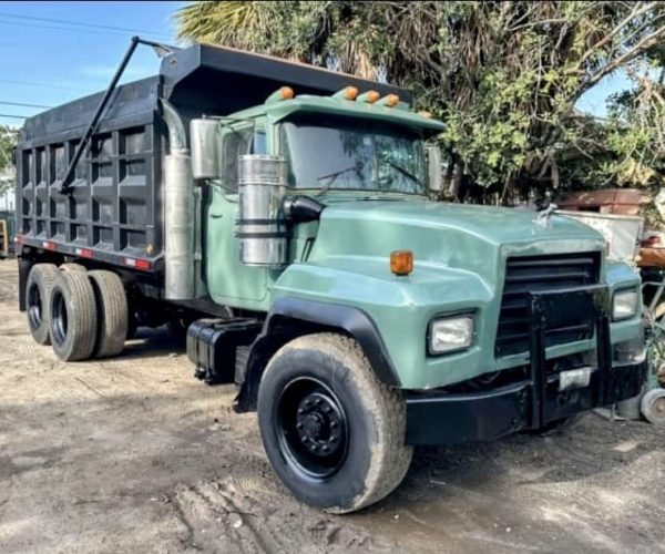 1997 MACK RD DUMP TRUCK TANDEM 001