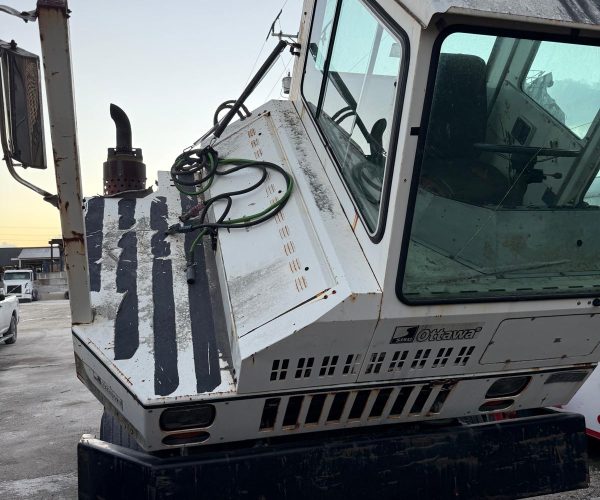 1997 OTAWA 30 SPOTTER TRUCK 4X2 007