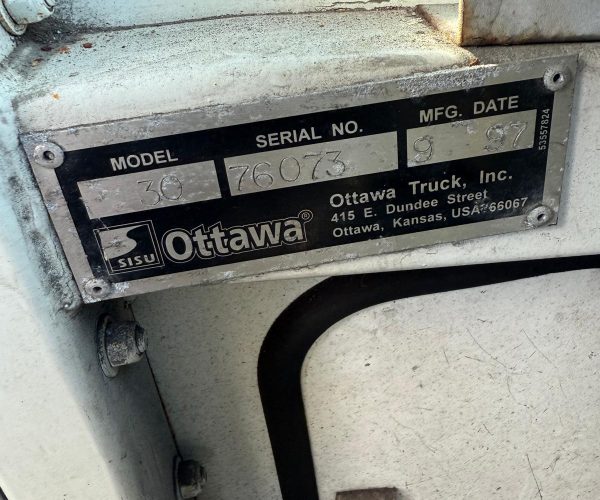 1997 OTAWA 30 SPOTTER TRUCK 4X2 009