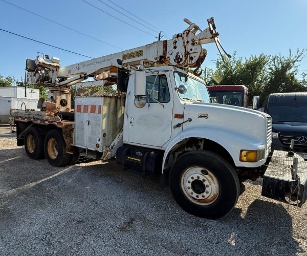 1998 INTERNATIONAL DIGGER COMMANDER 4000 001