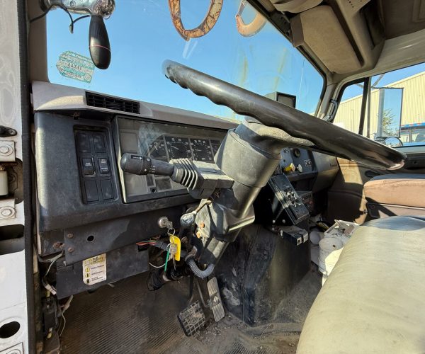 1998 INTERNATIONAL DIGGER COMMANDER 4000 011