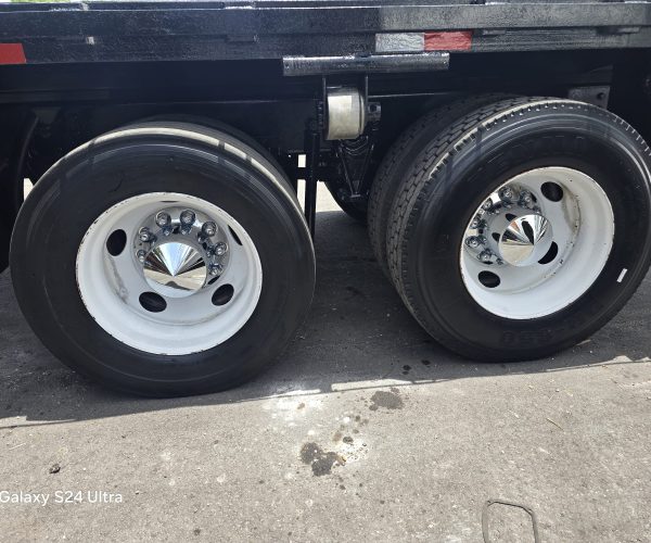 1998 INTERNATIONAL DT466 FLAT BED 26FT TANDEM 013