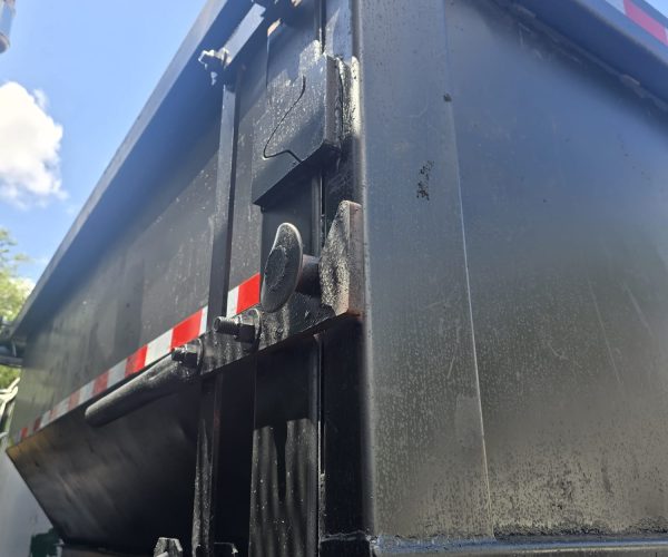 1998 INTERNATIONAL ROLL-OFF TRUCK WITH 12 FT BIN 005