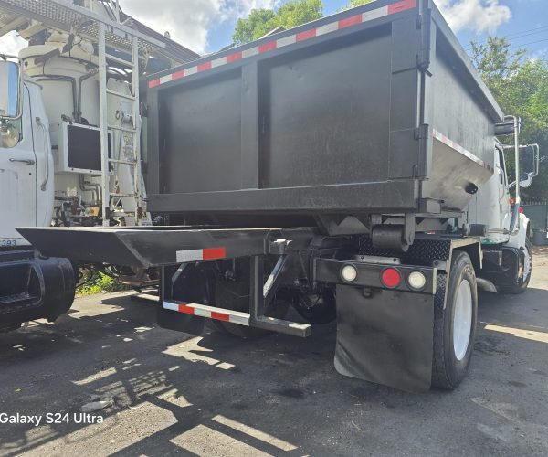 1998 INTERNATIONAL ROLL-OFF TRUCK WITH 12 FT BIN 006