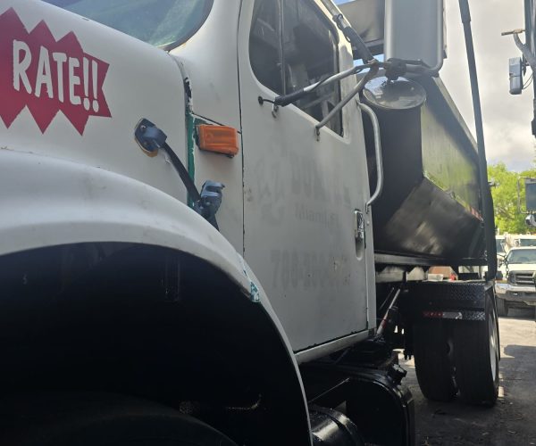 1998 INTERNATIONAL ROLL-OFF TRUCK WITH 12 FT BIN 007