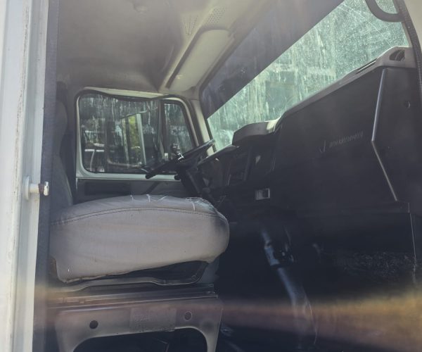 1998 INTERNATIONAL ROLL-OFF TRUCK WITH 12 FT BIN 013