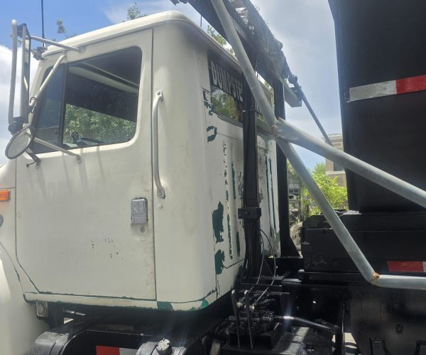 1998-INTERNATIONAL-ROLL-OFF-TRUCK-WITH-12-FT-BIN-022