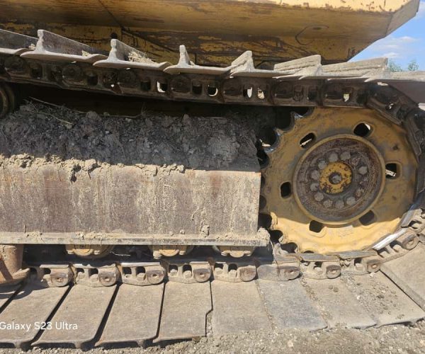 1998 KOMATSU D4P DOZER DOZER ENCLOSED CAB AC WORKING 009