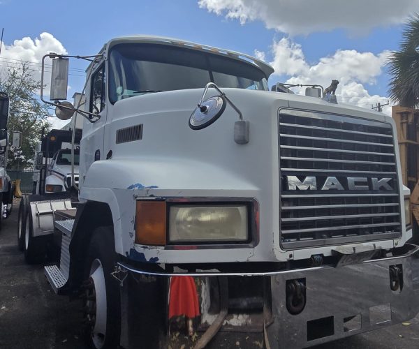 1998 MACK CH 613 DAY CAB TANDEM 002