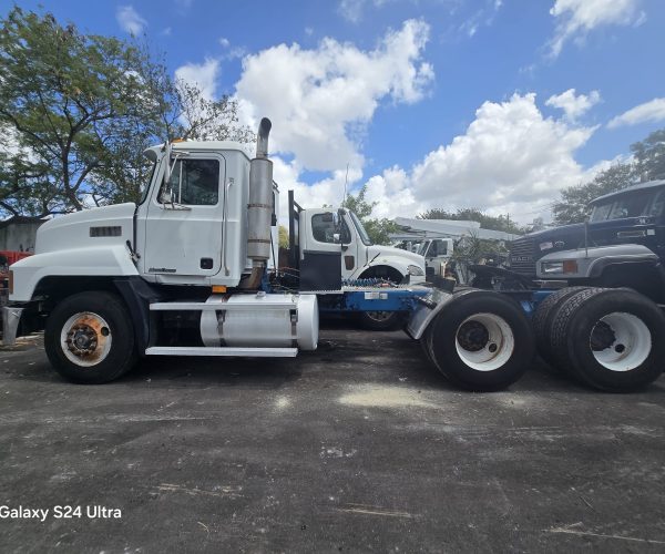1998 MACK CH 613 DAY CAB TANDEM 004
