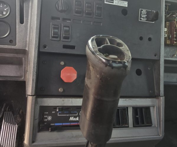 1998 MACK CH 613 DAY CAB TANDEM 015