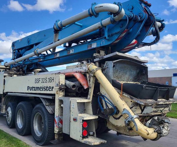 1998 PUTZMEISTER 32M ON 1998 MACK MR600 MACK E-7 TECH 4 SECTIONS 003