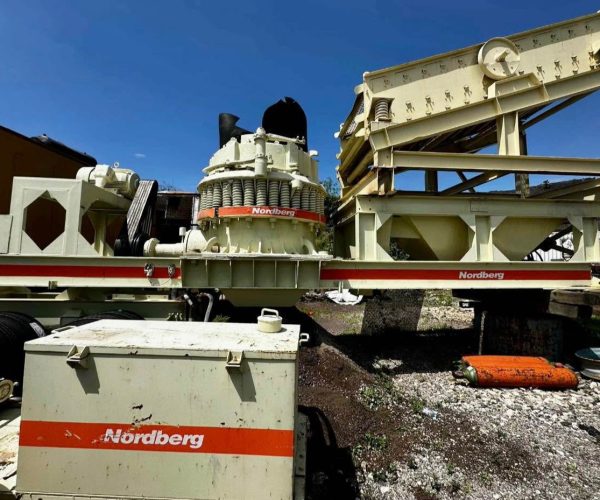 1998 SYMONS CONE CRUSHER WITH SCREEN 006