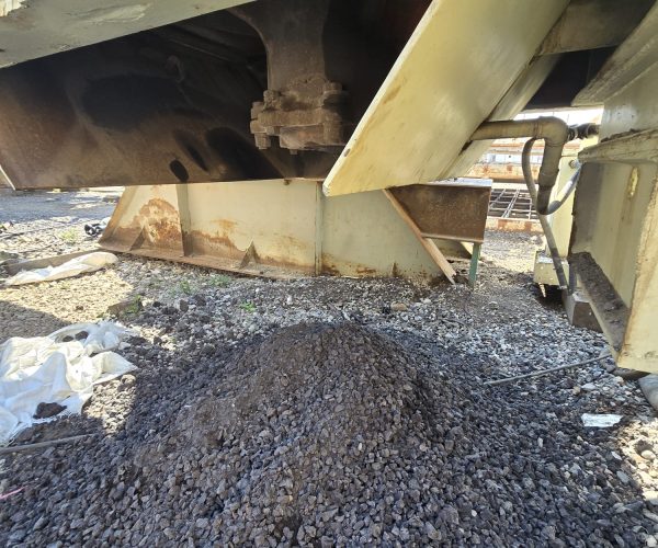 1998 SYMONS CONE CRUSHER WITH SCREEN 011