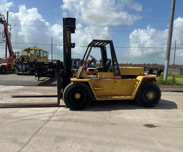 1999 CATERPILLAR V200 FORKLIFT 001