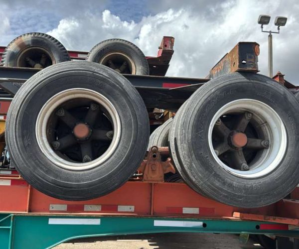 1999-CHASSIS-CONTAINERS-40FT-11R22.5-TIRES-005