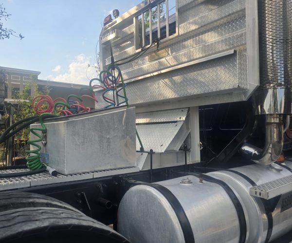 1999 MACK CL DAYCAB TRI-AXLE WITH WET LINE KIT & DOUBLE FRAME 008