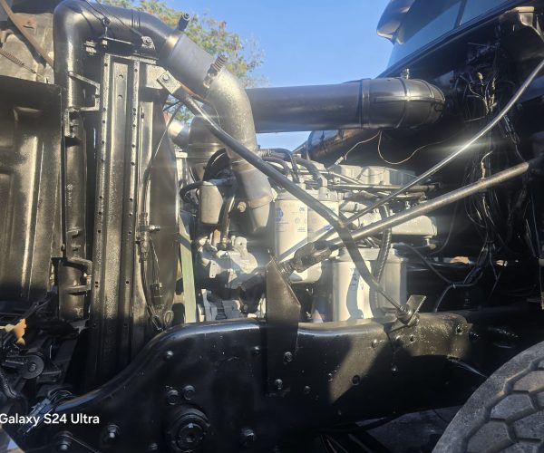 1999 MACK CL DAYCAB TRI-AXLE WITH WET LINE KIT & DOUBLE FRAME 013