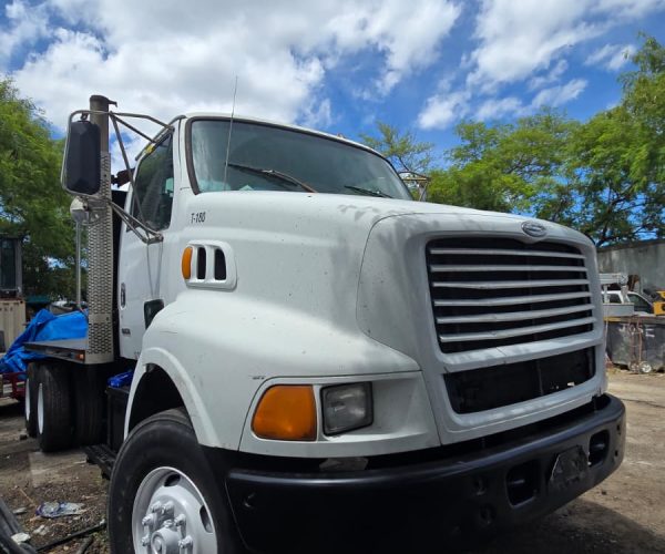 1999 STERLING FLAT BET 18FT LENGTH DOUBLE CHASSIS 46.000 LB REAR AXLE 20.000 FRONT AXLE 001